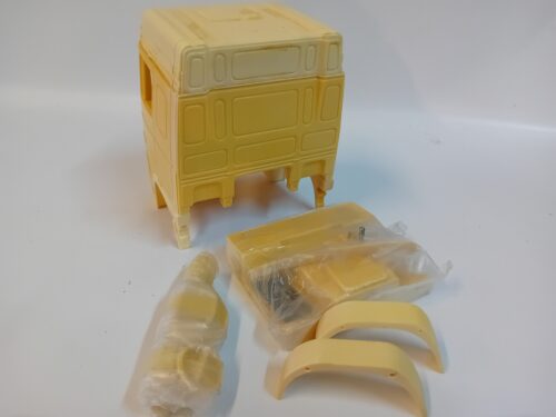 DAF Space cab resin cabin for Wedico trucks 1:16 Samo Cabins
