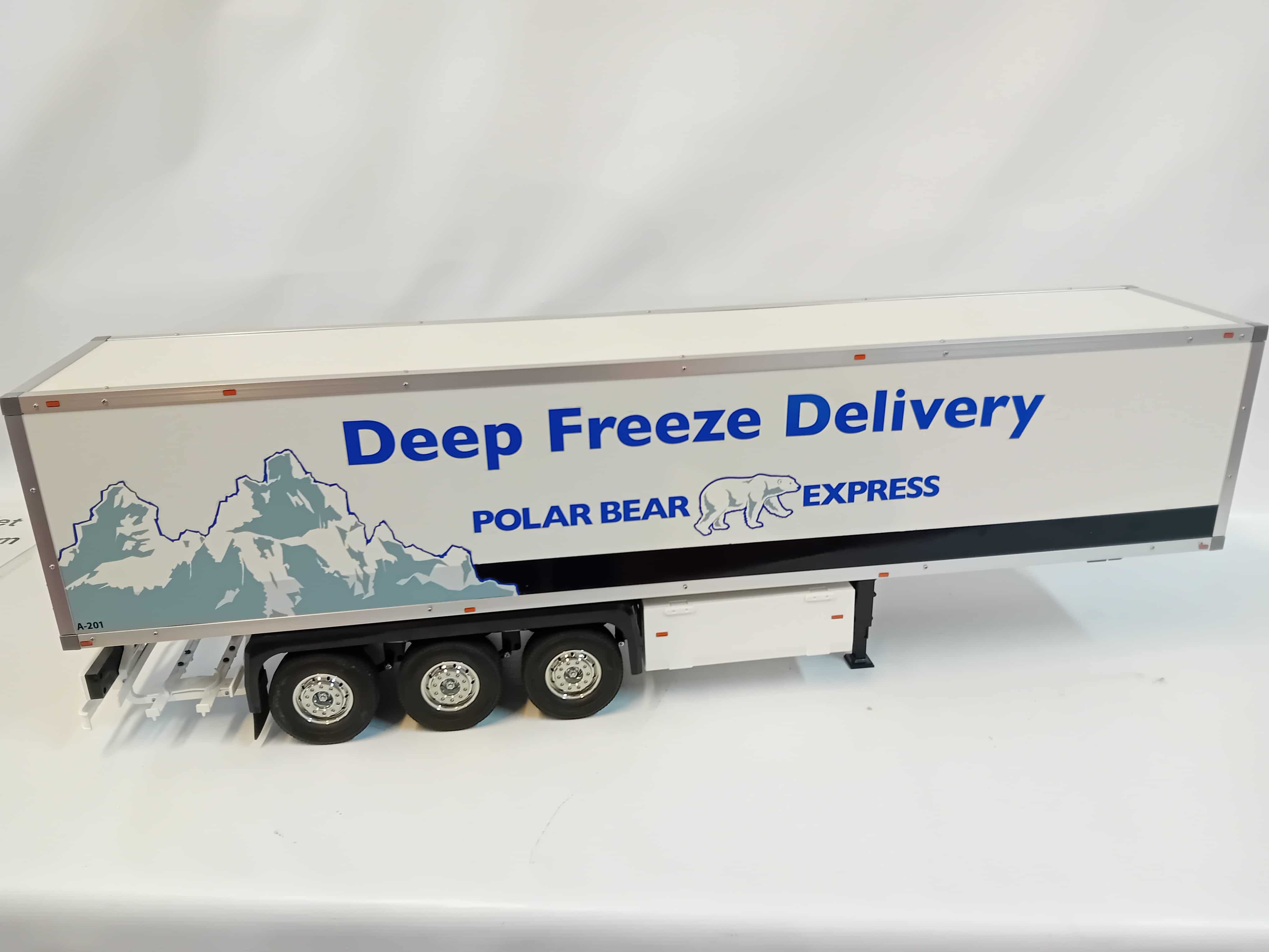 Gebouwde TAMIYA 56319 Reefer trailer 1:14