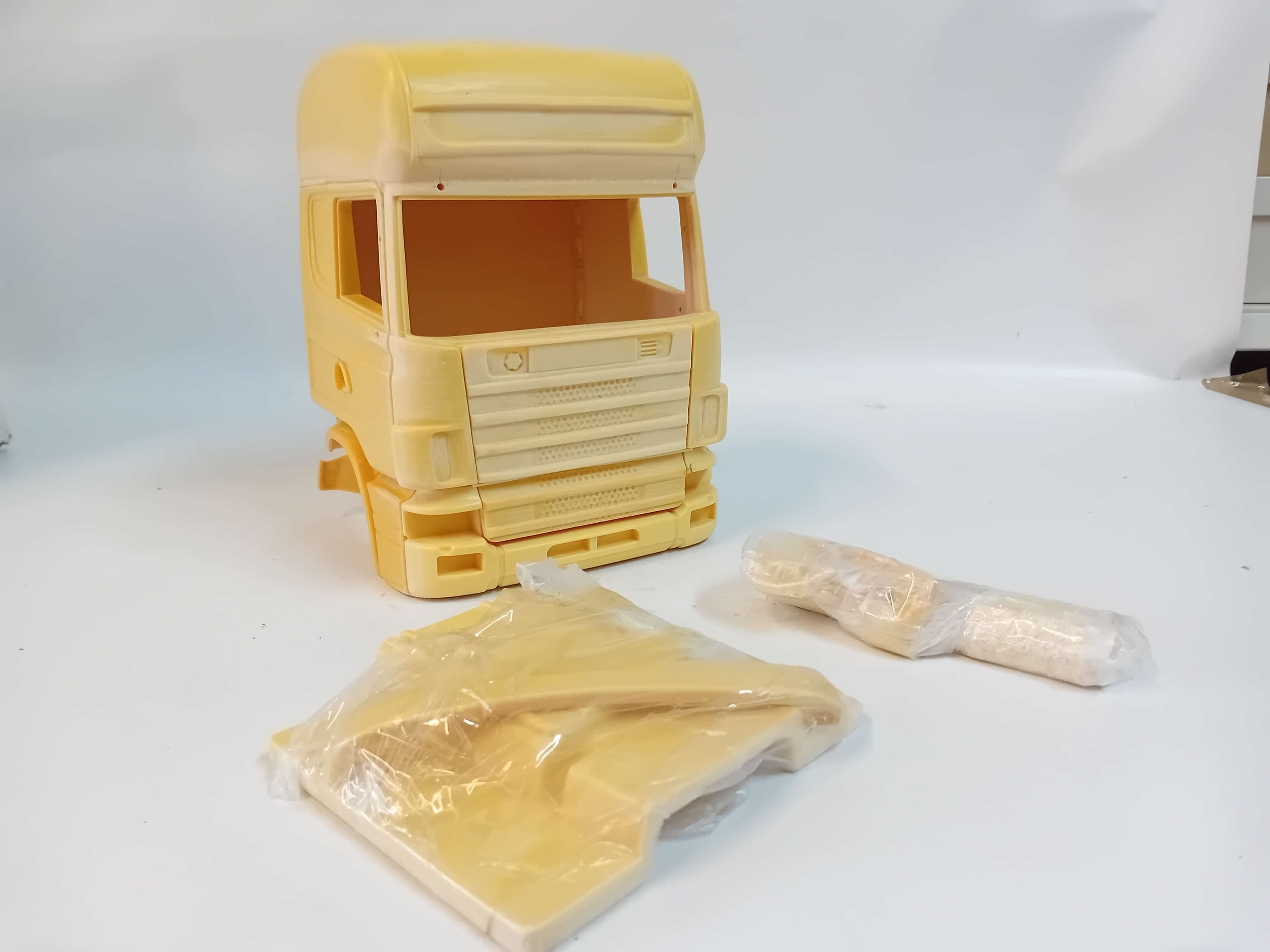 Scania CR19 Topline resin cabin for Wedico trucks 1:16 Samo Cabins